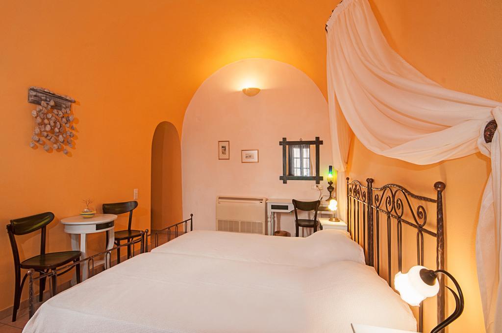 Отель Donna'S House Santorini Пиргос Экстерьер фото